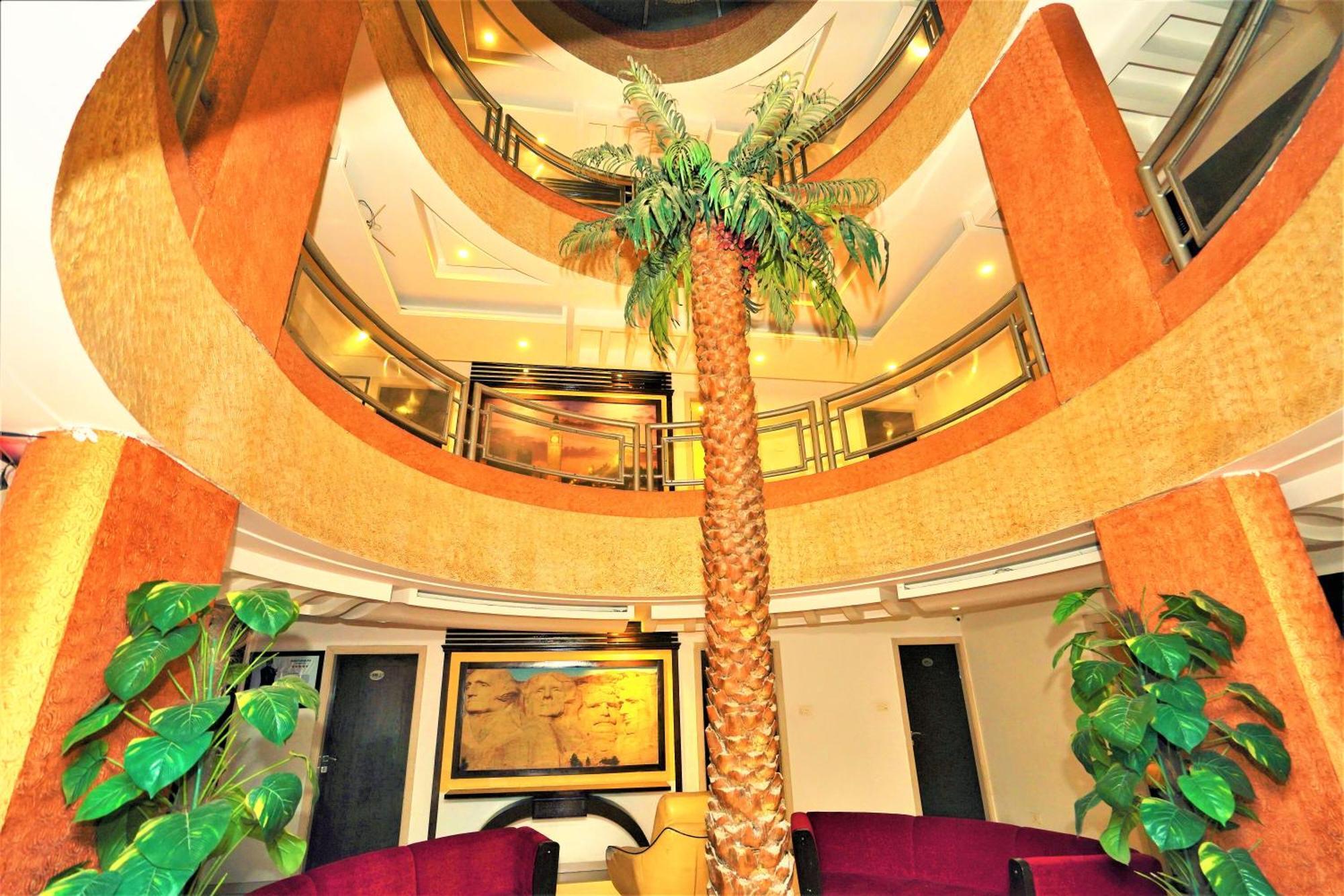 New Hotel Europa Inn Rajkot Buitenkant foto